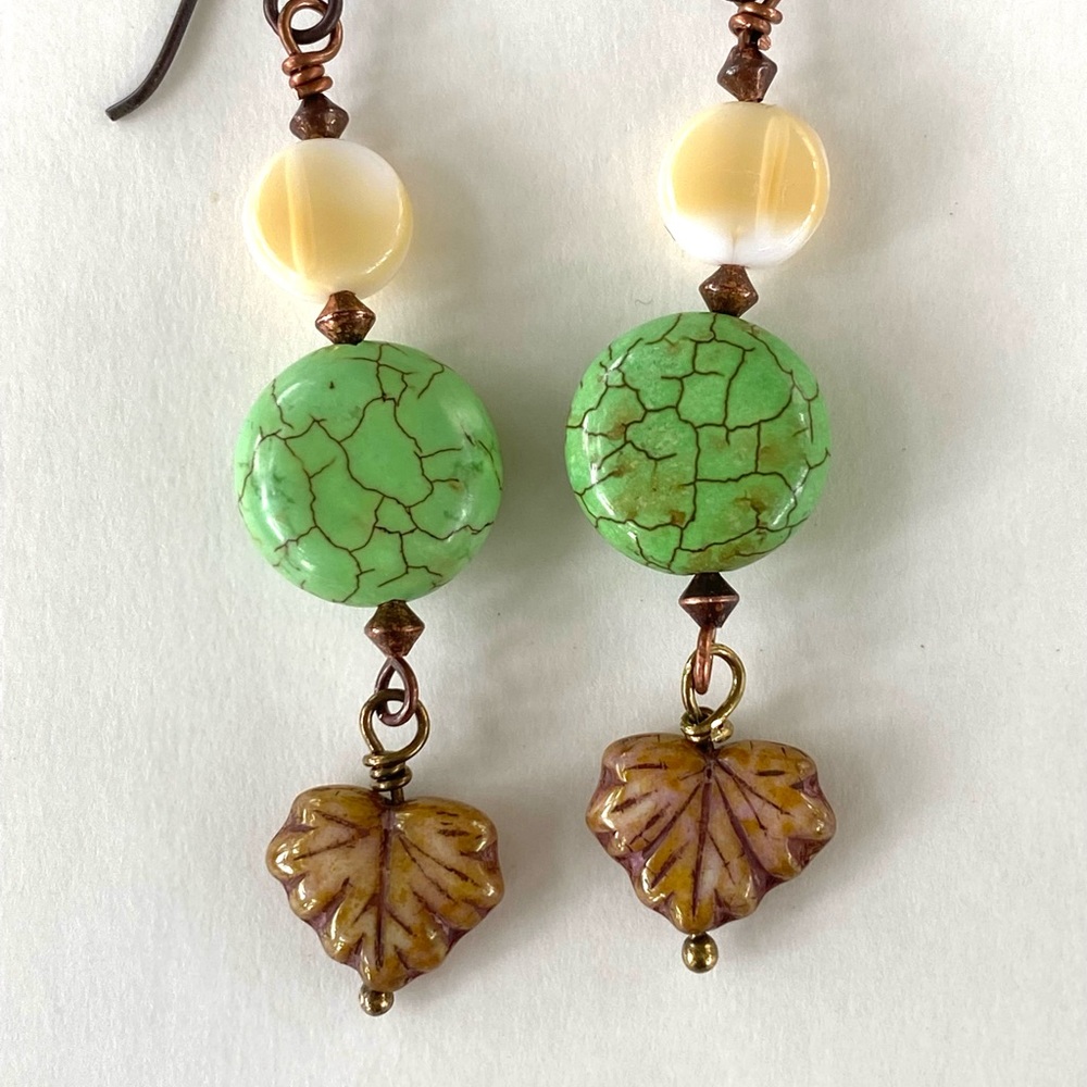 Leaf Earrings Handmade Unique Niobium - Picture 4 of 4